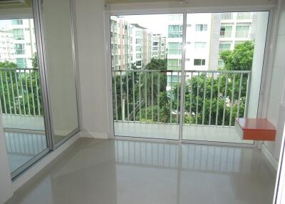 32 Sqm., 1 Bed, 1 Bath Condo listed for ฿ 1,060,000.