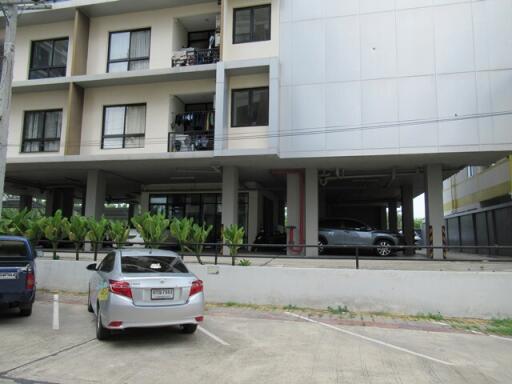 40 Sqm., 1 Bed, 1 Bath Condo listed for ฿ 1,201,000.
