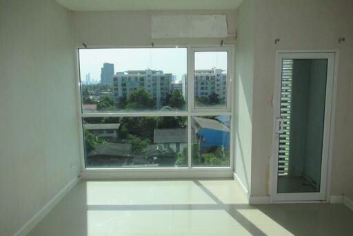 32 Sqm., 1 Bed, 1 Bath Condo listed for ฿ 1,295,000.