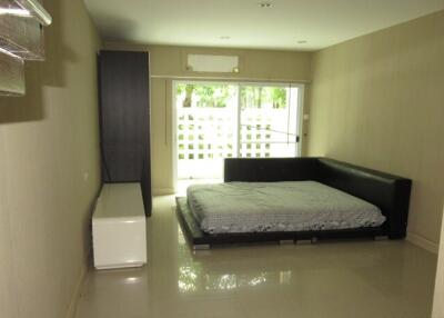 34 Sqm., 1 Bed, 1 Bath Condo listed for ฿ 970,000.