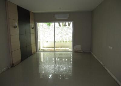 34 Sqm., 1 Bed, 1 Bath Condo listed for ฿ 970,000.