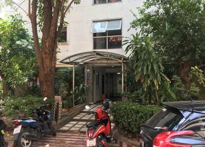 68 Sqm., 1 Bed, 1 Bath Condo listed for ฿ 1,127,000.