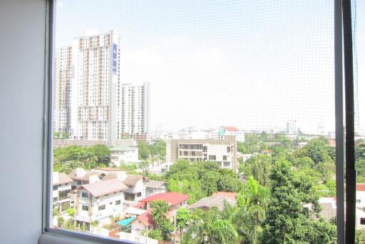 45 Sqm., 1 Bed, 1 Bath Condo listed for ฿ 930,000.
