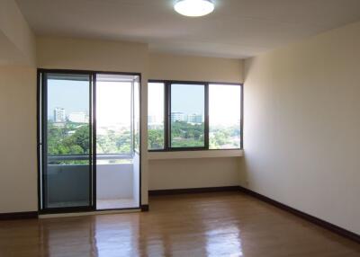 45 Sqm., 1 Bed, 1 Bath Condo listed for ฿ 930,000.