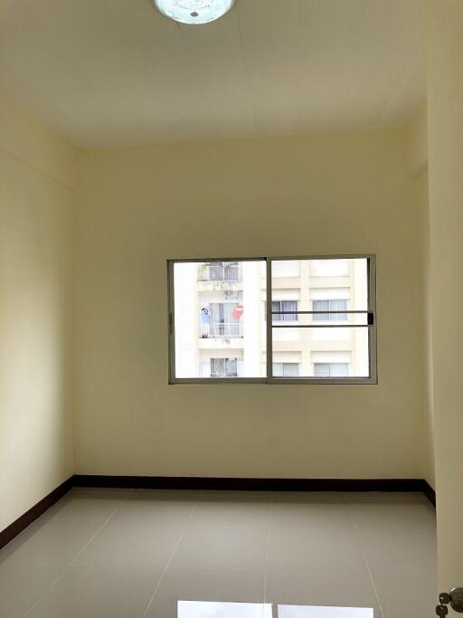 58 Sqm., 1 Bed, 1 Bath Condo listed for ฿ 1,060,000.