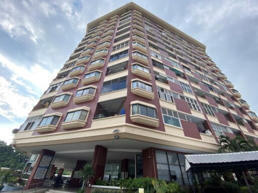 38 Sqm., 1 Bed, 1 Bath Condo listed for ฿ 1,059,000.