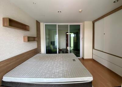 30 Sqm., 1 Bed, 1 Bath Condo listed for ฿ 1,138,000.