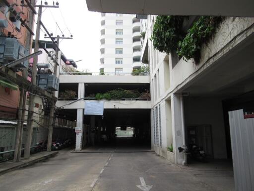 51 Sqm., 1 Bed, 1 Bath Condo listed for ฿ 1,135,000.