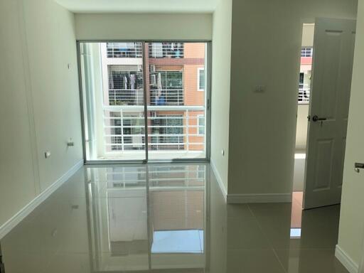 29 Sqm., 1 Bed, 1 Bath Condo listed for ฿ 920,000.
