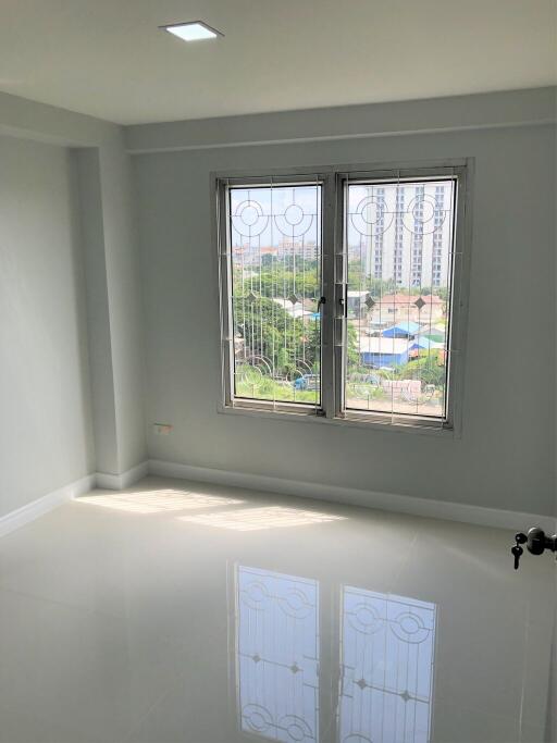 45 Sqm., 2 Beds, 1 Bath Condo listed for ฿ 1,080,000.