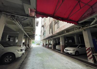 55 Sqm., 1 Bed, 1 Bath Condo listed for ฿ 941,000.