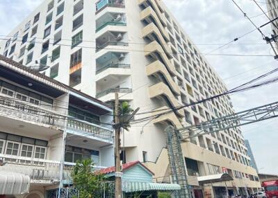 40 Sqm., 1 Bed, 1 Bath Condo listed for ฿ 1,033,000.