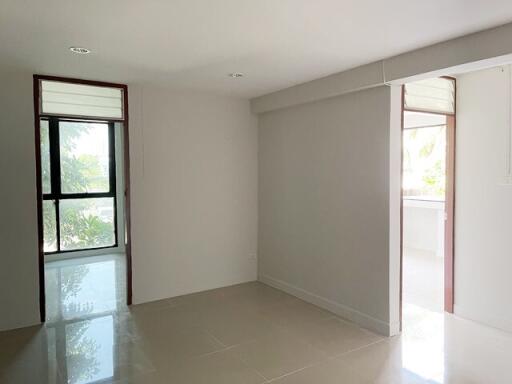 47 Sqm., 1 Bed, 1 Bath Condo listed for ฿ 900,000.