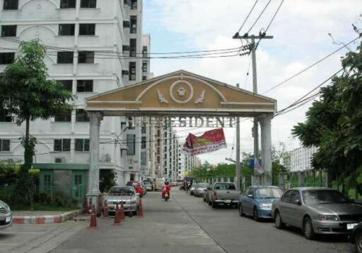 59 Sqm., 1 Bed, 1 Bath Condo listed for ฿ 877,000.