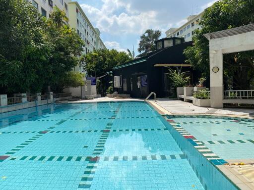 33 Sqm., 1 Bed, 1 Bath Condo listed for ฿ 1,011,000.
