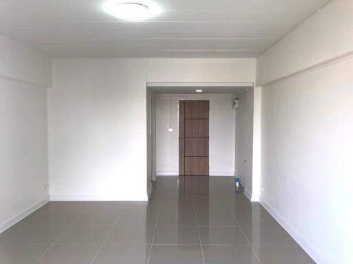 32 Sqm., 1 Bed, 1 Bath Condo listed for ฿ 836,000.