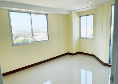 45 Sqm., 1 Bed, 1 Bath Condo listed for ฿ 917,000.