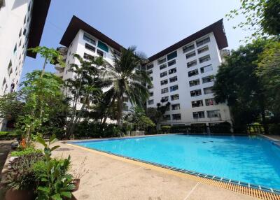 33 Sqm., 1 Bed, 1 Bath Condo listed for ฿ 766,000.