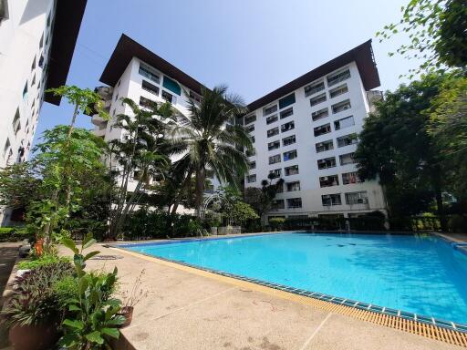 33 Sqm., 1 Bed, 1 Bath Condo listed for ฿ 766,000.