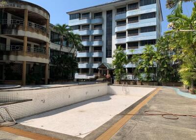 66 Sqm., 1 Bed, 1 Bath Condo listed for ฿ 600,000.