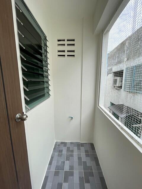 42 Sqm., 1 Bed, 1 Bath Condo listed for ฿ 861,000.