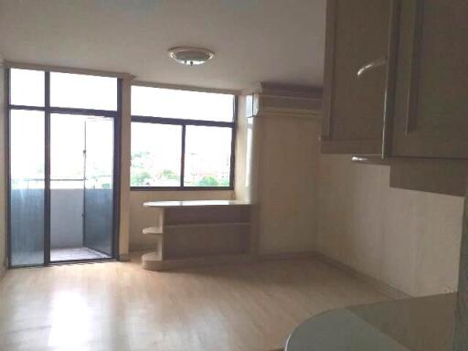 29 Sqm., 1 Bed, 1 Bath Condo listed for ฿ 858,000.