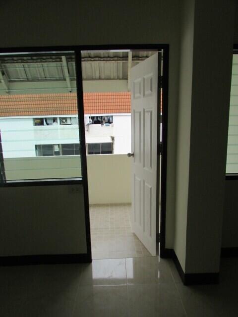 38 Sqm., 1 Bed, 1 Bath Condo listed for ฿ 750,000.