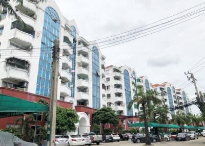 39 Sqm., 1 Bed, 1 Bath Condo listed for ฿ 750,000.