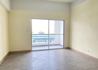 33 Sqm., 1 Bed, 1 Bath Condo listed for ฿ 805,000.