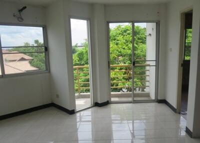 51 Sqm., 1 Bed, 1 Bath Condo listed for ฿ 783,000.