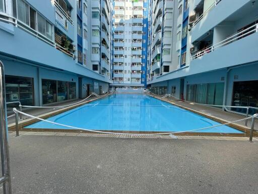 42 Sqm., 2 Beds, 1 Bath Condo listed for ฿ 699,000.
