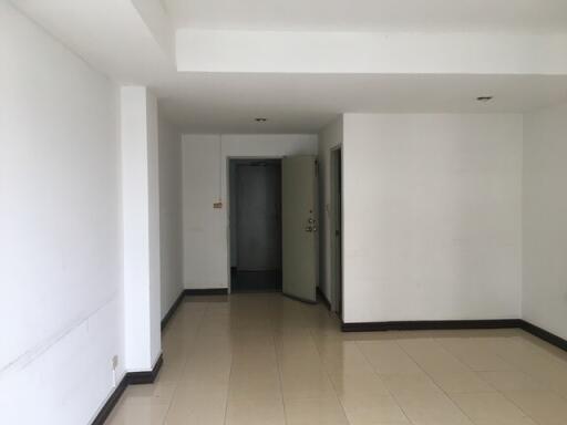 32 Sqm., 1 Bed, 1 Bath Condo listed for ฿ 742,000.