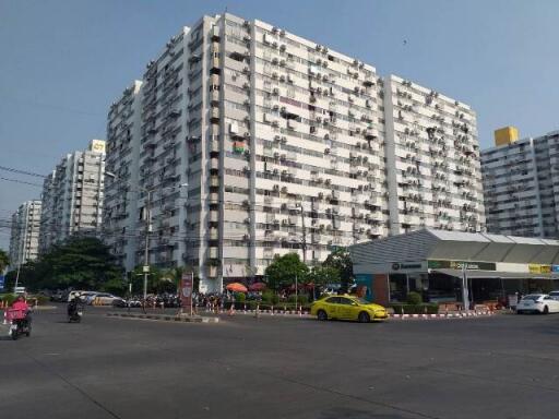 38 Sqm., 1 Bed, 1 Bath Condo listed for ฿ 653,000.