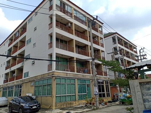 30 Sqm., 1 Bed, 1 Bath Condo listed for ฿ 647,000.