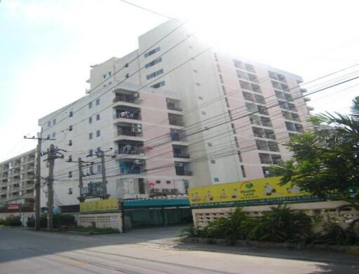 33 Sqm., 1 Bed, 1 Bath Condo listed for ฿ 626,000.