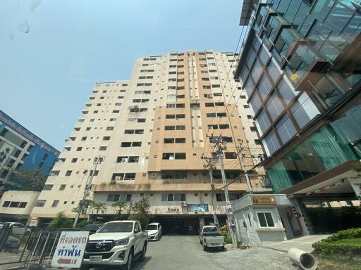43 Sqm., 1 Bed, 1 Bath Condo listed for ฿ 606,000.
