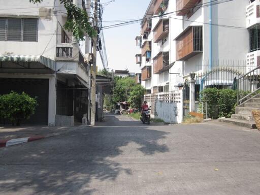 33 Sqm., 1 Bed, 1 Bath Condo listed for ฿ 460,000.