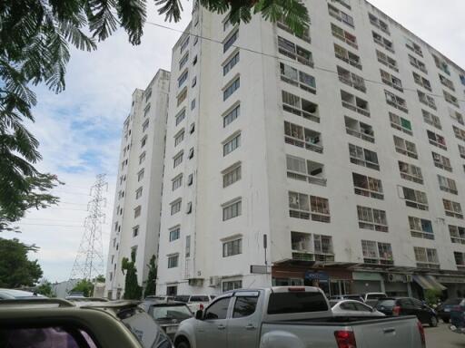 40 Sqm., 1 Bed, 1 Bath Condo listed for ฿ 549,000.