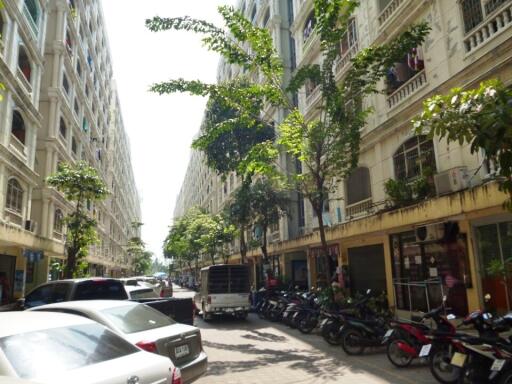51 Sqm., 1 Bed, 1 Bath Condo listed for ฿ 543,000.