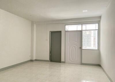 26 Sqm., 1 Bed, 1 Bath Condo listed for ฿ 462,000.