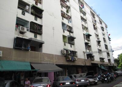 46 Sqm., 1 Bed, 1 Bath Condo listed for ฿ 426,000.