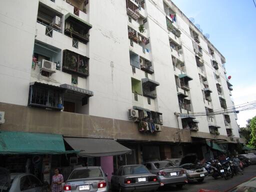 46 Sqm., 1 Bed, 1 Bath Condo listed for ฿ 426,000.