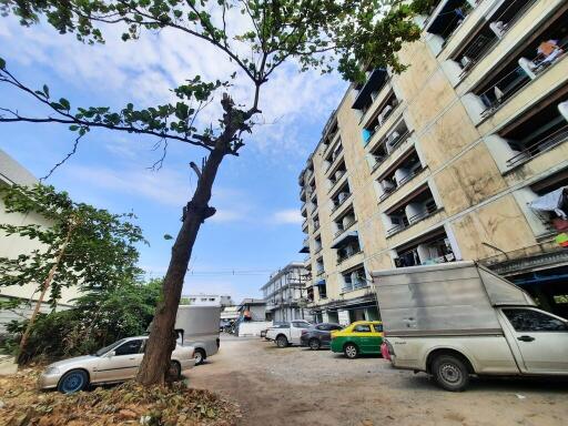 27 Sqm., 1 Bed, 1 Bath Condo listed for ฿ 469,000.