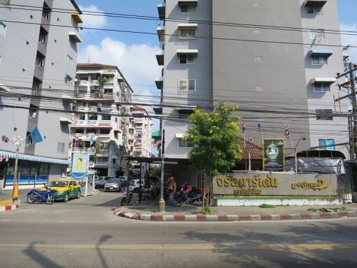32 Sqm., 1 Bed, 1 Bath Condo listed for ฿ 460,000.
