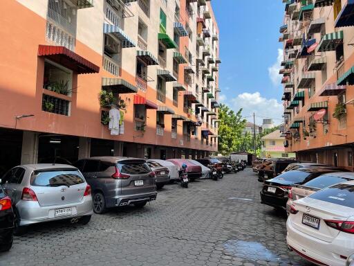 31 Sqm., 1 Bed, 1 Bath Condo listed for ฿ 459,000.