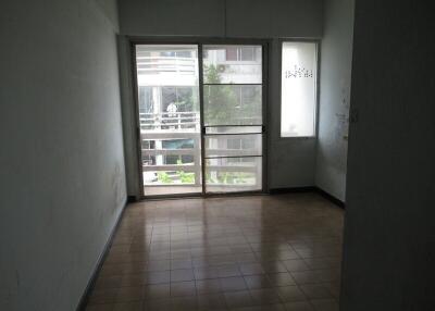 29 Sqm., 1 Bed, 1 Bath Condo listed for ฿ 458,000.