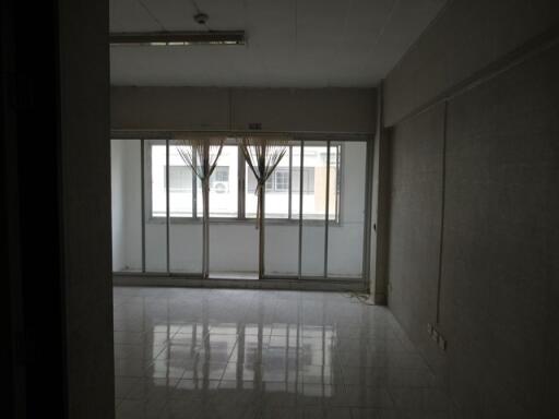 27 Sqm., 1 Bed, 1 Bath Condo listed for ฿ 370,000.