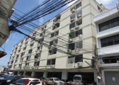 30 Sqm., 1 Bed, 1 Bath Condo listed for ฿ 441,000.