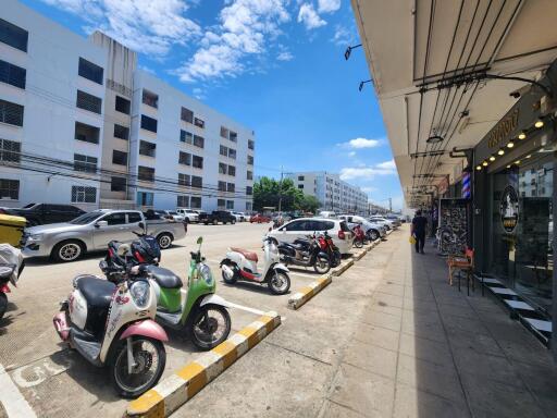 38 Sqm., 1 Bed, 1 Bath Condo listed for ฿ 383,000.