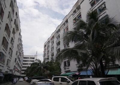 39 Sqm., 1 Bed, 1 Bath Condo listed for ฿ 369,000.